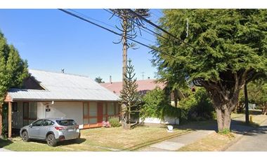 SE VENDE casa en Isla Teja, excelente barrio