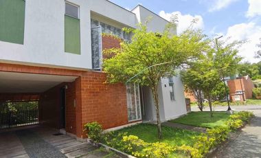 VENTA – CASA ESQUINERA GUADUALES DE VERDE ALFAGUARA JAMUNDI