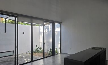 TOWN HOUSE EN MONTEBELLO A UNAS CALLES DE LA ANDRES GARCIA LAVIN