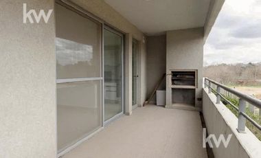 Departamento en Condominio Civis venta 2 amplios ambientes con cochera cubierta.