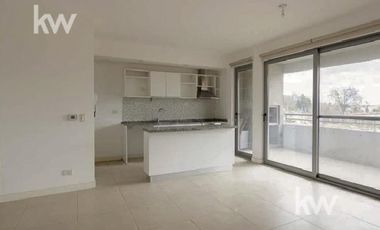 Departamento en Condominio Civis venta 2 amplios ambientes con cochera cubierta.