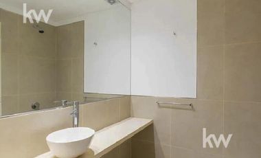 Departamento en Condominio Civis venta 2 amplios ambientes con cochera cubierta.