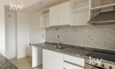 Departamento en Condominio Civis venta 2 amplios ambientes con cochera cubierta.