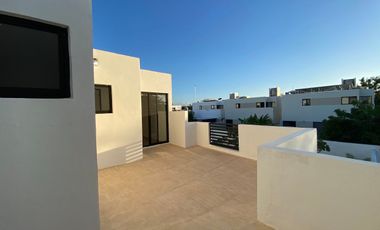 Casa en RENTA de 3 recámaras en privada en Conkal