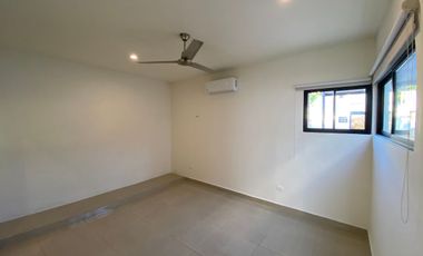 Casa en RENTA de 3 recámaras en privada en Conkal