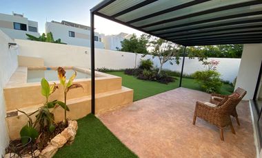 Casa en RENTA de 3 recámaras en privada en Conkal