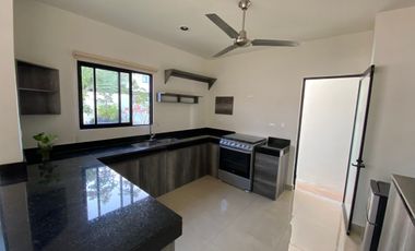 Casa en RENTA de 3 recámaras en privada en Conkal