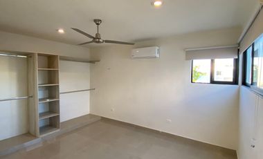 Casa en RENTA de 3 recámaras en privada en Conkal