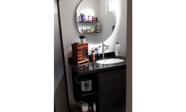 SE VENDE APARTAMENTO EN EL CENTRO REMODELADO de 103mt CERCA AL LAGO