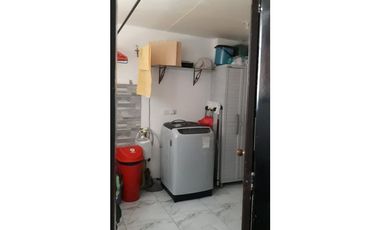 SE VENDE APARTAMENTO EN EL CENTRO REMODELADO de 103mt CERCA AL LAGO