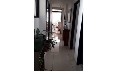 SE VENDE APARTAMENTO EN EL CENTRO REMODELADO de 103mt CERCA AL LAGO