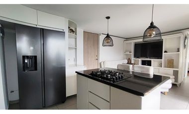 Arriendo moderno apto Sabaneta, piso medio con buena vista, no ruido