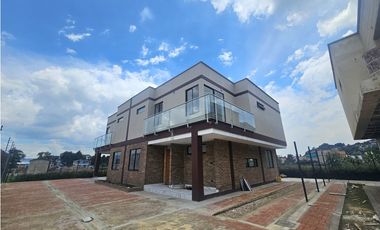 SE VENDE CASA EN COTA VEREDA LA MOYA - CAMELLON STA ROSALIA