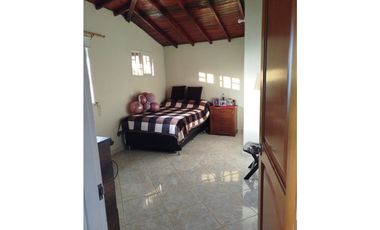 Descanso y Naturaleza: Casa Finca en Venta en El Peñol FR
