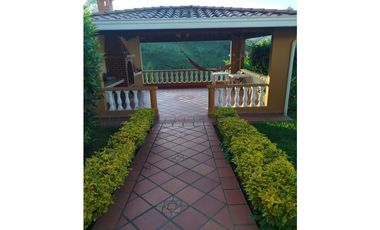 Descanso y Naturaleza: Casa Finca en Venta en El Peñol FR