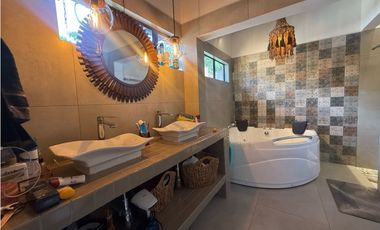 Vendo Casa en el Poblado San Lucas