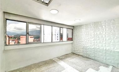 Oficina para la venta en el centro de Medellín