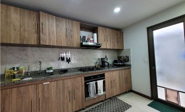 Casa en Venta Cota | 3 Habitaciones | Jacuzzi | Vista a Montaña