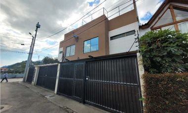 Casa en Venta Cota | 3 Habitaciones | Jacuzzi | Vista a Montaña