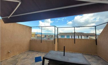 Casa en Venta Cota | 3 Habitaciones | Jacuzzi | Vista a Montaña