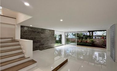 Casa en Arriendo en Envigado sector Benedictinos