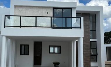 Casa en Venta de 3 recámaras en Temozón, Mérida