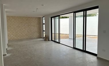 Casa en Venta de 3 recámaras en Temozón, Mérida