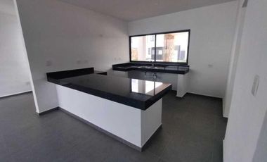 CASA EN VENTA EN TAGORA RESIDENCIAL MODELO PLUS, CONKAL.