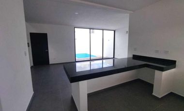 CASA EN VENTA EN TAGORA RESIDENCIAL MODELO PLUS, CONKAL.