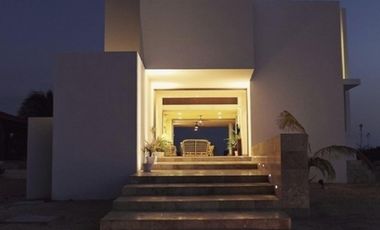 RESIDENCIA EN VENTA FRENTE AL MAR EN LAS PLAYAS DE SAN BRUNO, YUCATÁN.