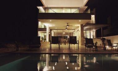 RESIDENCIA EN VENTA FRENTE AL MAR EN LAS PLAYAS DE SAN BRUNO, YUCATÁN.
