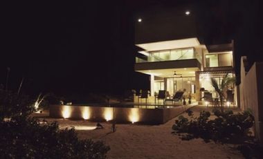 RESIDENCIA EN VENTA FRENTE AL MAR EN LAS PLAYAS DE SAN BRUNO, YUCATÁN.
