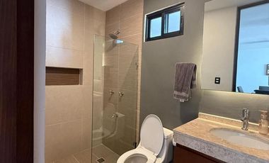 CASA AMUEBLADA  EN VENTA EN PRIVADA BOTÁNICO, CONKAL.