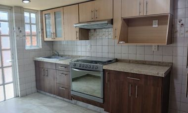 Casa en RENTA, en Ciudad Satélite Cod. Sr535 