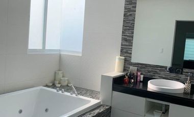 Residencia en venta en Puerta de Valladolid, Bosque Esmeralda