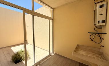 Casa en renta en Alta California 3 recámaras