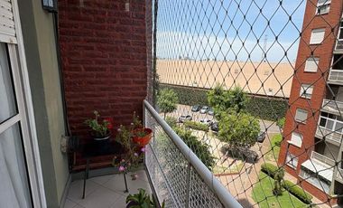 Departamento de tres ambiente en venta en las torres de coto en Sarandi