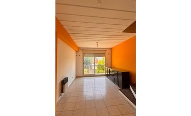 Venta dúplex en complejo hogar obrero Paso Del Rey