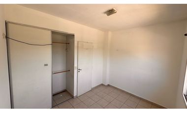 Venta dúplex en complejo hogar obrero Paso Del Rey