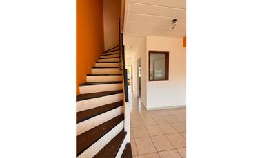 Venta dúplex en complejo hogar obrero Paso Del Rey