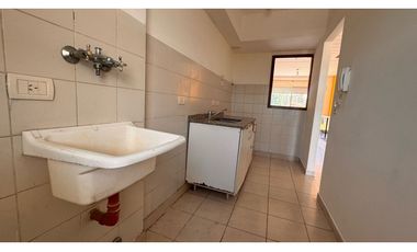 Venta dúplex en complejo hogar obrero Paso Del Rey