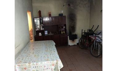 San Matias 1071, entre Victorino de la Plaza y Edison