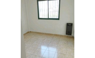 Calle 141 entre 58 y 59 - Departamento en Venta