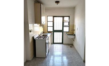 Calle 141 entre 58 y 59 - Departamento en Venta