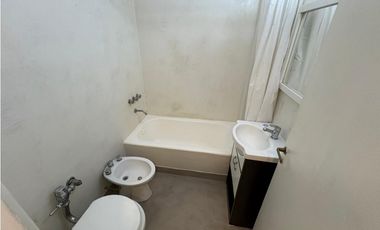 VENTA DEPTO 3 AMB CON DEP. A LA CALLE CON BALCON Y PATIO RECOLETA