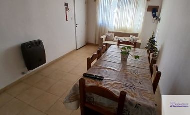 Casa en venta c/ cochera en 9 de Julio