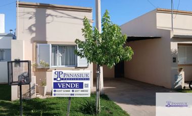 Casa en venta c/ cochera en 9 de Julio