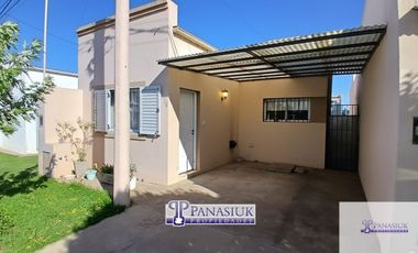 Casa en venta c/ cochera en 9 de Julio