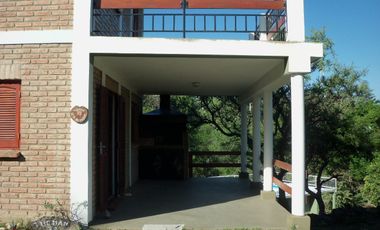 AT113. TALA HUASI. CASA DE 2 DORMITORIOS CON PILETA (5 PAX)