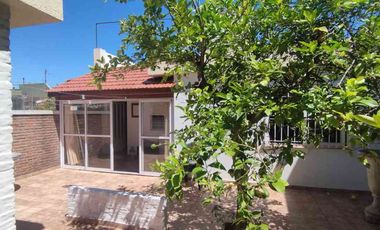 Departamento Tipo Casa en venta en Remedios de Escalada Este